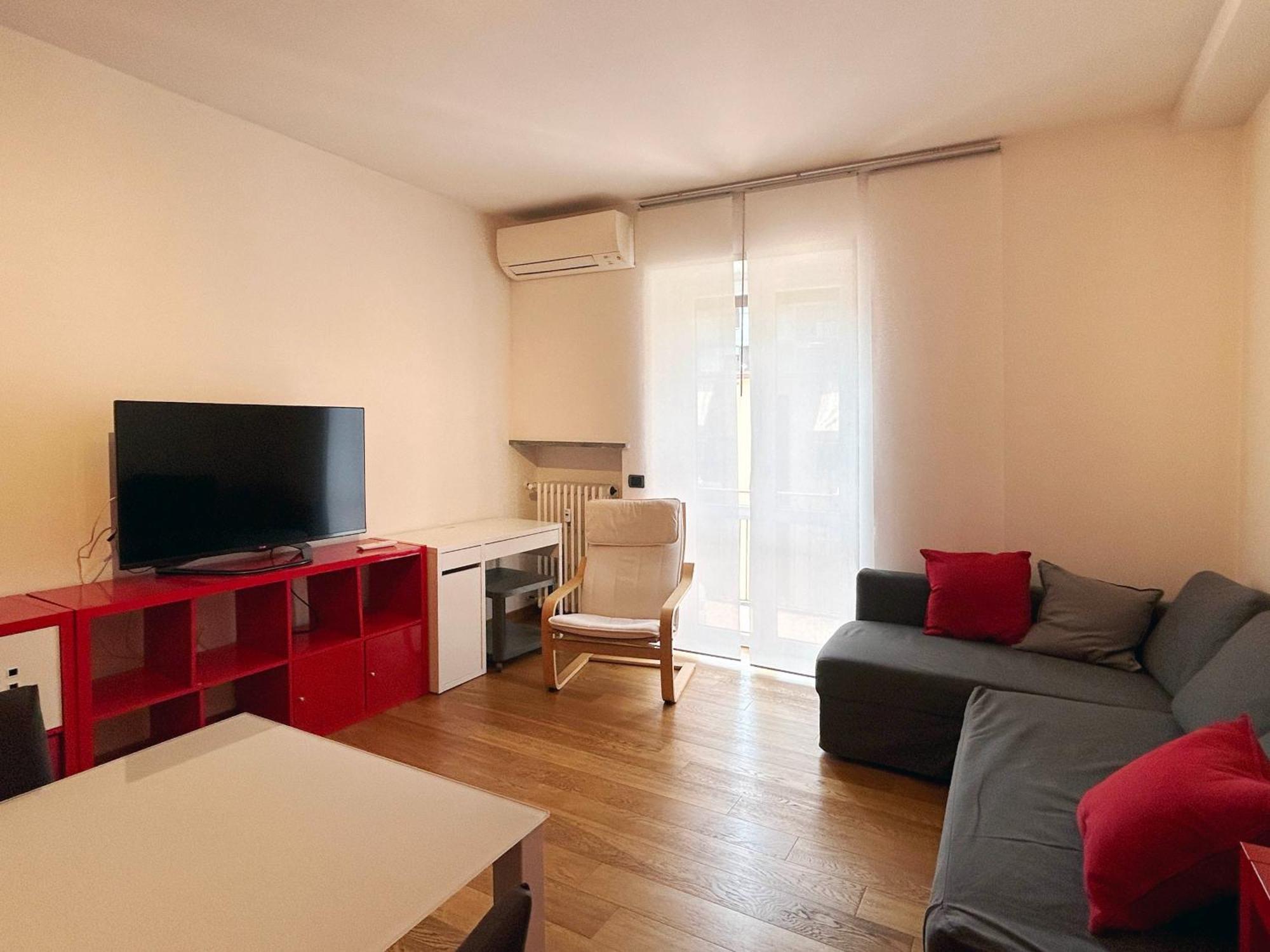 Comfortable Apartment In The Heart Of Lecco Exterior photo